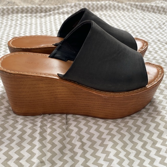 Chinese Laundry wedge sandals - Picture 4 of 6